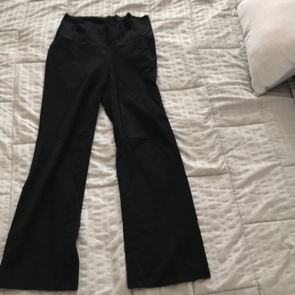 Old navy maternity yoga stretchy pants size small - Picture 1 of 3